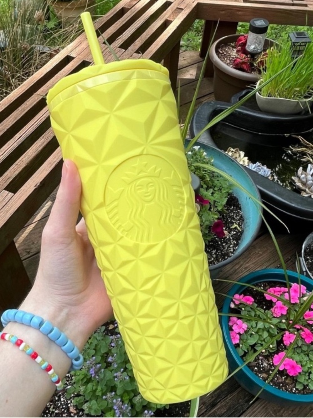 Starbucks 2025 Yellow Geometric 24oz Cold Beverage Tumbler with Straw